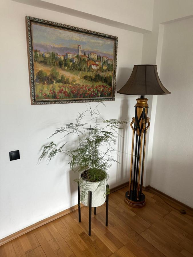 Apartment 13 *